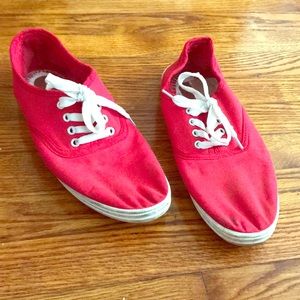 Red canvas shoes, no size but appear to be 8/8.5